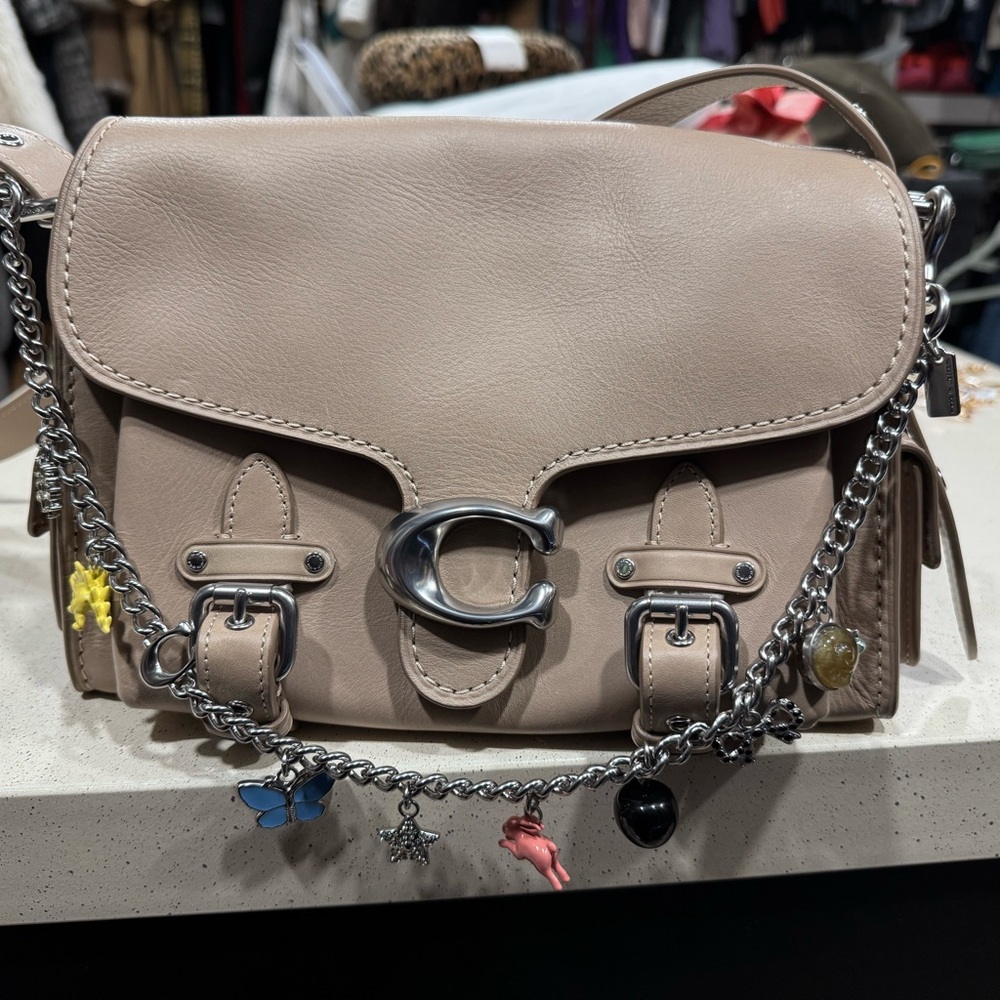 Coach cargo tabby (chain not included)
